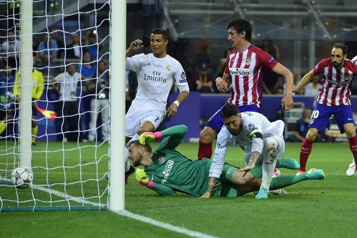 Sergio Ramos abriu o placar para o Real Madrid na final da Liga aos 14 do primeiro tempo