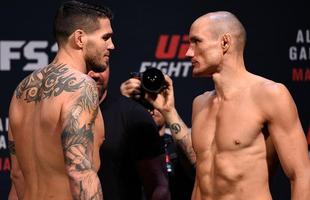 Pesagem oficial do UFC Fight Night 88 - Chris Camozzi (84,3kg) x Vitor Miranda (84,3kg) 