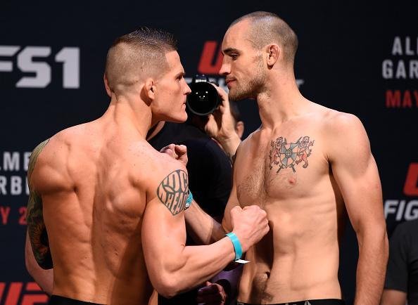 Pesagem oficial do UFC Fight Night 88 - Erik Koch (70,5kg) x Shane Campbell (70,7kg)