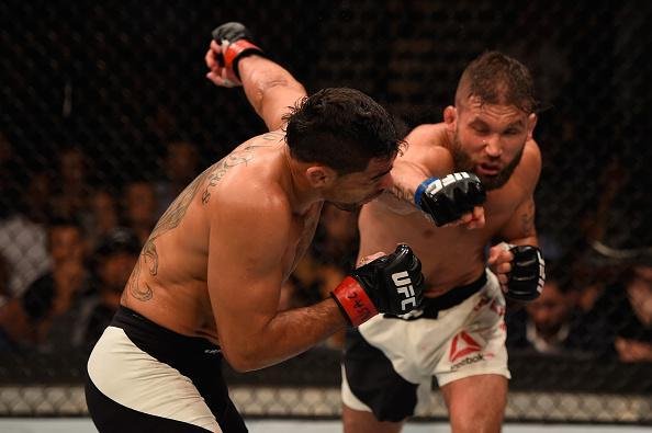 Ex-campeo dos galos, Renan Baro teve estreia frustrante no peso pena: derrota por deciso unnime para Jeremy Stephens
