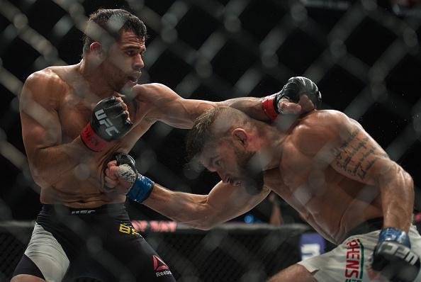 Ex-campeo dos galos, Renan Baro teve estreia frustrante no peso pena: derrota por deciso unnime para Jeremy Stephens