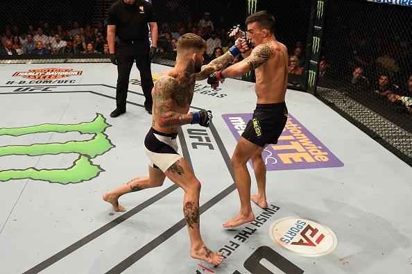 Na luta principal do UFC Fight Night 88, em Las Vegas,  Thomas Almeida foi nocauteado por Cody Garbrandt no primeiro round e perddeu invencibilidade na carreira