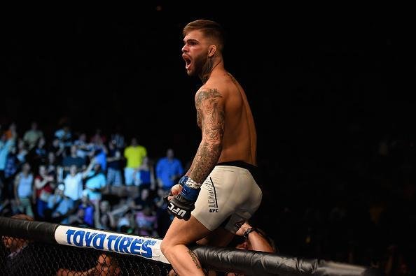 Na luta principal do UFC Fight Night 88, em Las Vegas,  Thomas Almeida foi nocauteado por Cody Garbrandt no primeiro round e perddeu invencibilidade na carreira