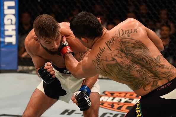 Ex-campeo dos galos, Renan Baro teve estreia frustrante no peso pena: derrota por deciso unnime para Jeremy Stephens
