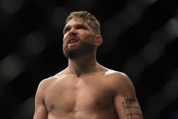 Ex-campeo dos galos, Renan Baro teve estreia frustrante no peso pena: derrota por deciso unnime para Jeremy Stephens