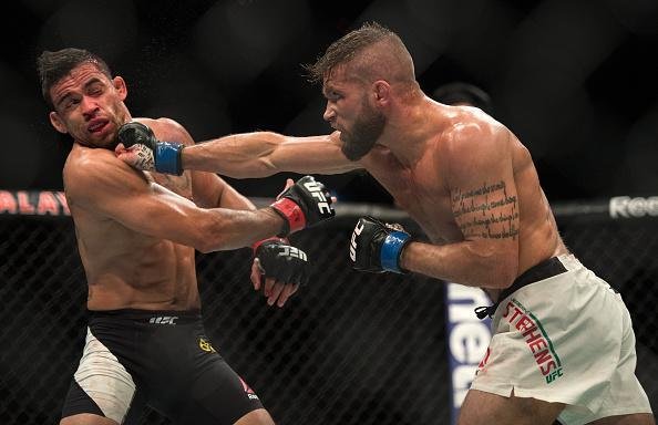 Ex-campeo dos galos, Renan Baro teve estreia frustrante no peso pena: derrota por deciso unnime para Jeremy Stephens