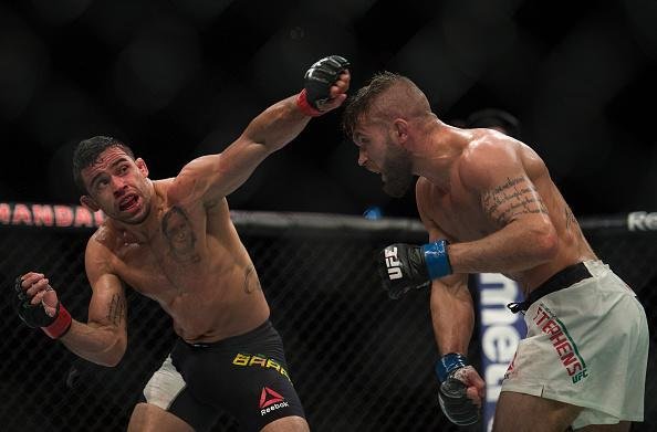 Ex-campeo dos galos, Renan Baro teve estreia frustrante no peso pena: derrota por deciso unnime para Jeremy Stephens