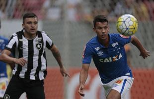 Imagens do jogo entre Botafogo e Cruzeiro no Man Garrincha