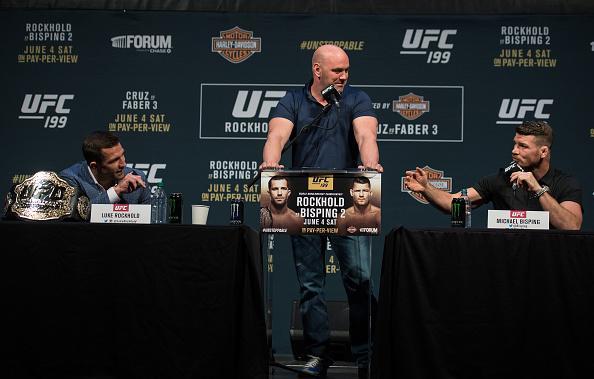 Imagens da coletiva e encaradas do UFC 199 - Campeo dos mdios, Luke Rockhold, e desafiante ao cinturo dos mdios, Michael Bisping