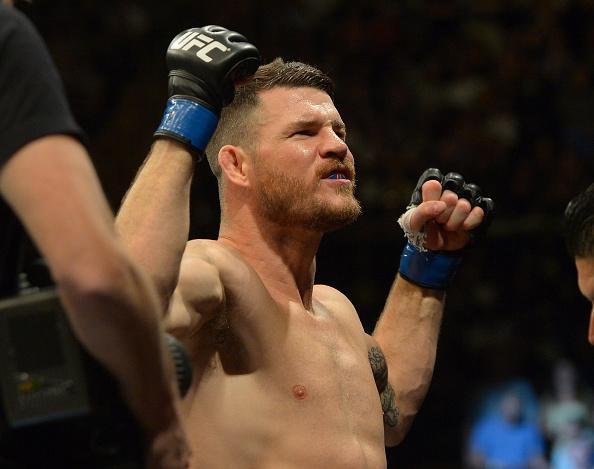 Considerado azaro na luta principal do UFC 199, em Los Angeles, Michael Bisping surpreende Luke Rockhold e conquista o cinturo do peso mdio, com nocaute arrasador no primeiro round 