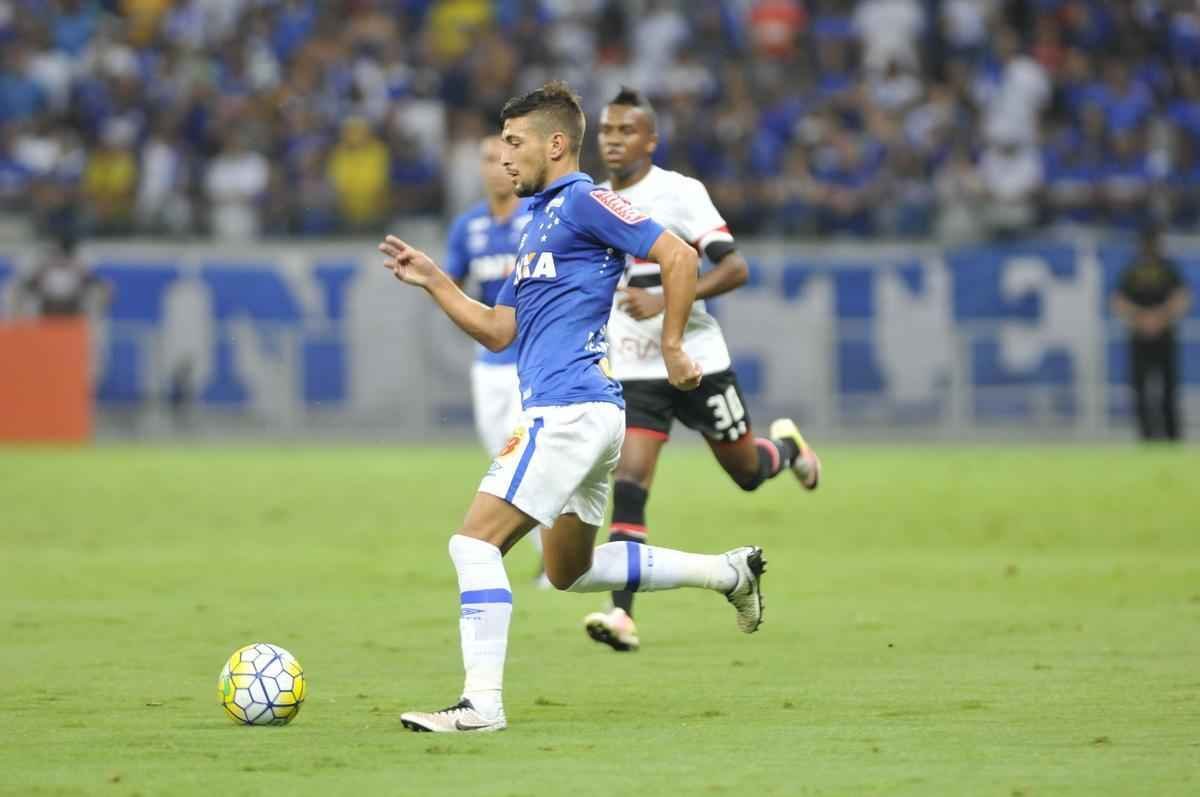 Imagens do jogo entre Cruzeiro e So Paulo, no Mineiro, pela sexta rodada do Campeonato Brasileiro