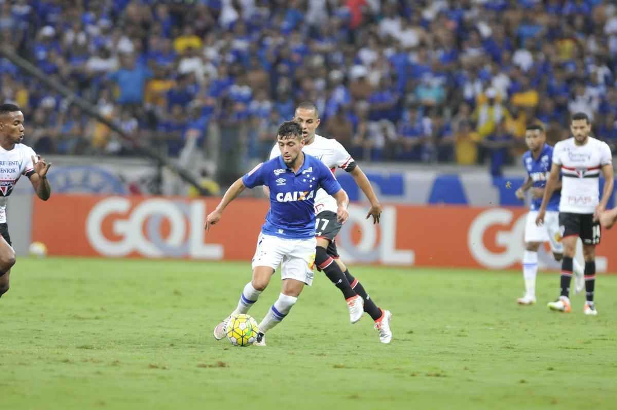 Imagens do jogo entre Cruzeiro e So Paulo, no Mineiro, pela sexta rodada do Campeonato Brasileiro