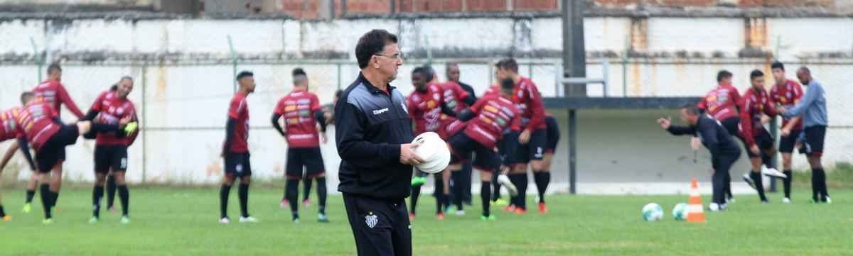 Estevam Soares foi apresentado e j comandou o primeiro treino no Tupi