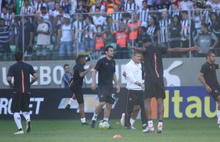 Atacante Fred durante o aquecimento para o clssico contra o Cruzeiro, no Independncia