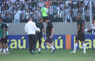 Atacante Fred durante o aquecimento para o clssico contra o Cruzeiro, no Independncia