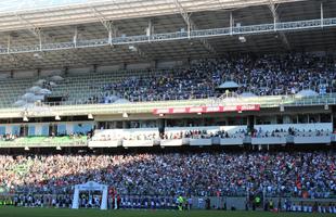 Entrada dos times em campo e execuo do Hino Nacional Brasileiro no Independncia