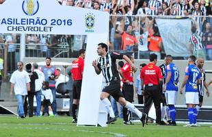 Entrada dos times em campo e execuo do Hino Nacional Brasileiro no Independncia