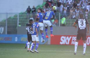 Imagens do primeiro tempo do clssico entre Atltico e Cruzeiro no Independncia