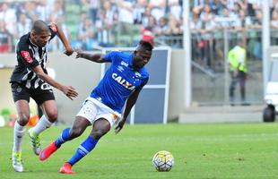 Imagens do primeiro tempo do clssico entre Atltico e Cruzeiro no Independncia pelo Brasileiro