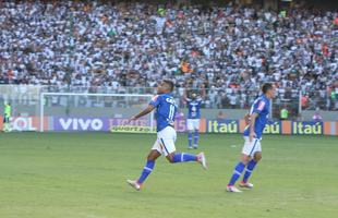 Imagens do gol de empate do Cruzeiro, marcado por Alisson aos 18 minutos do primeiro tempo