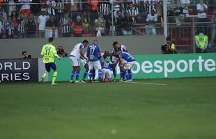 Depois de grande jogada de Arrascaeta, Riascos vira para o Cruzeiro no segundo tempo: 2 a 1