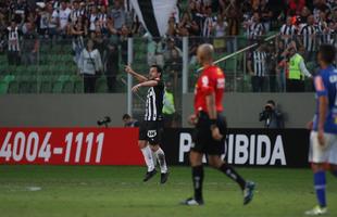 Estreante Fred empatou novamente o clssico para o Atltico no segundo tempo: 2 a 2