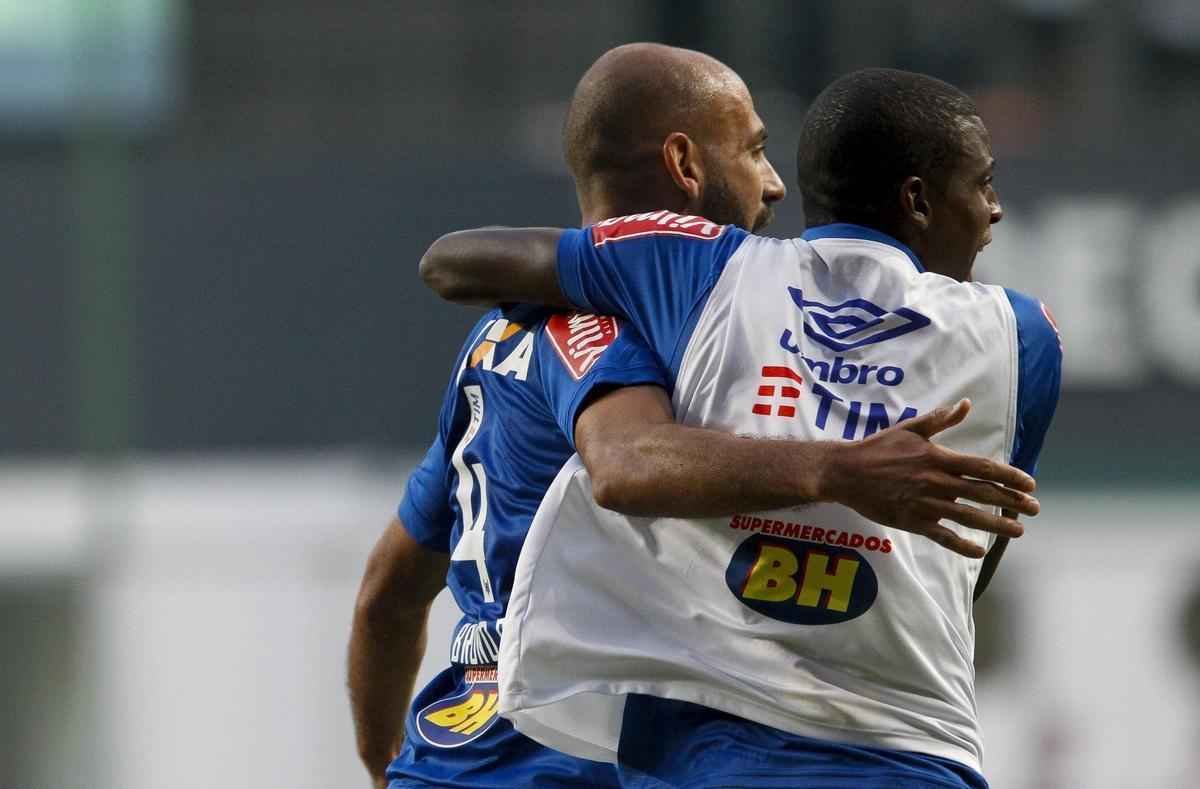 Bruno Rodrigo fez o gol da vitria, de cabea, depois de falta batida por Arrascaeta