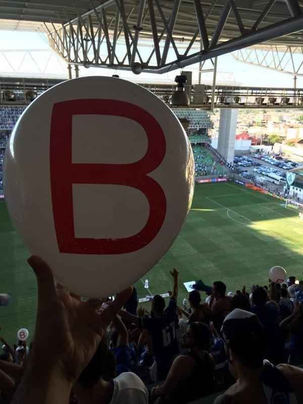 Cruzeirenses provocam atleticanos aps vitria no clssico, e Fred  alvo principal dos memes