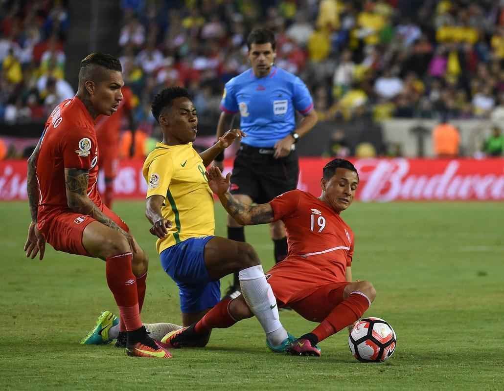 Imagens do duelo entre Brasil e Peru, em Foxborough (EUA), pela Copa Amrica