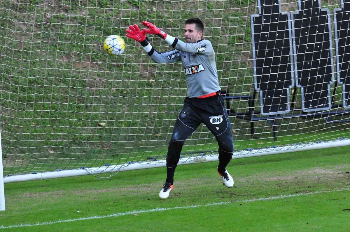 Equipe se prepara para partida contra o Internacional em dia que Pratto faz atividades fsicas