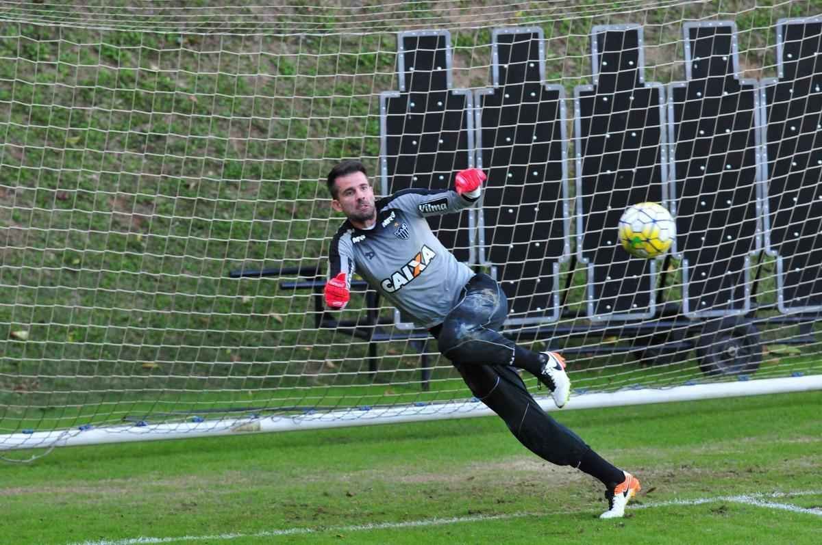 Equipe se prepara para partida contra o Internacional em dia que Pratto faz atividades fsicas