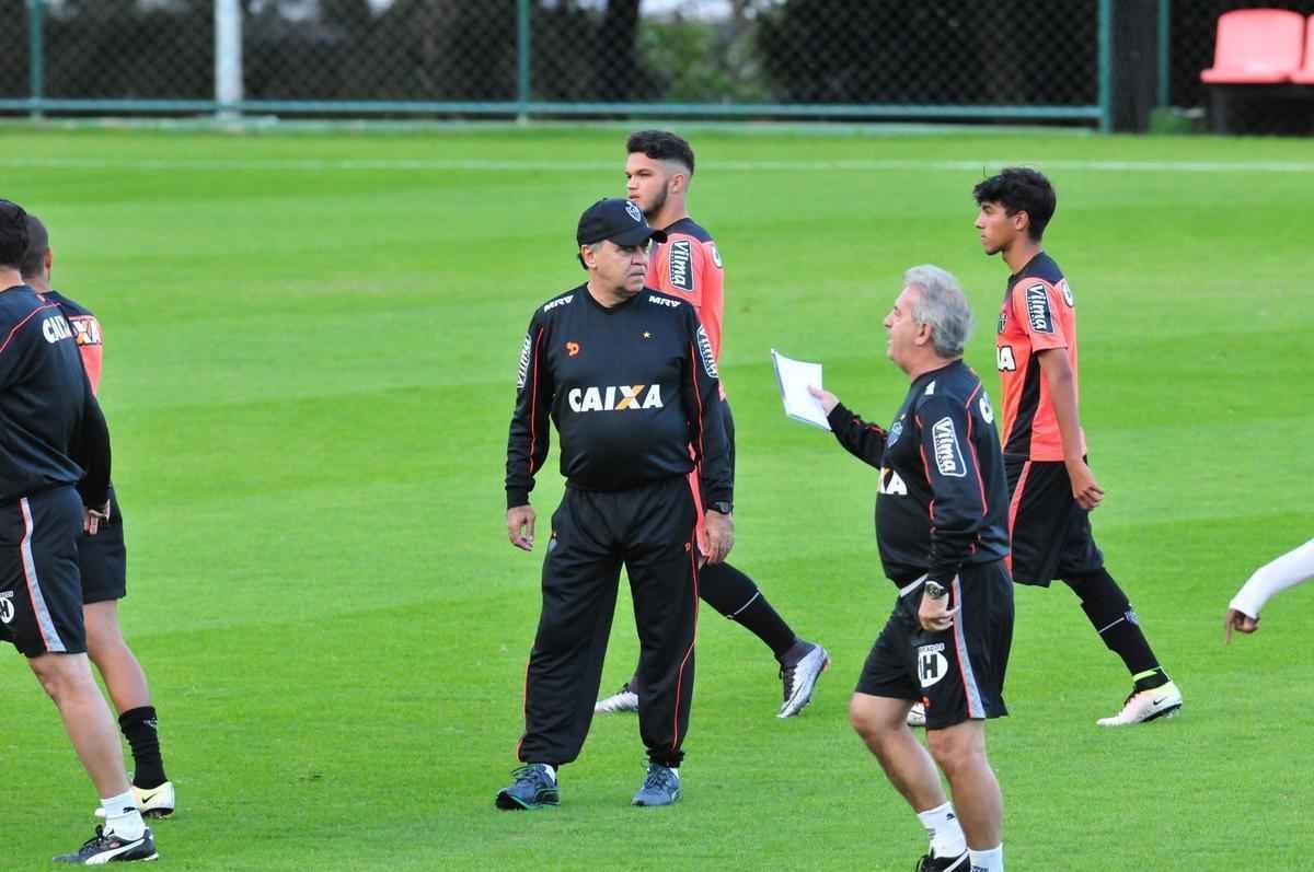 Equipe se prepara para partida contra o Internacional em dia que Pratto faz atividades fsicas
