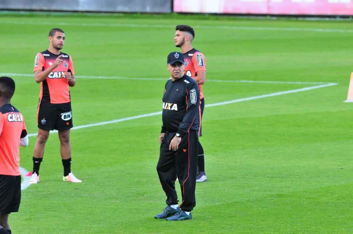 Equipe se prepara para partida contra o Internacional em dia que Pratto faz atividades fsicas