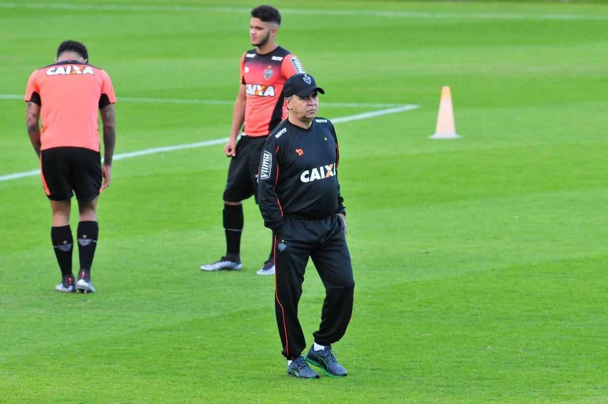 Equipe se prepara para partida contra o Internacional em dia que Pratto faz atividades fsicas