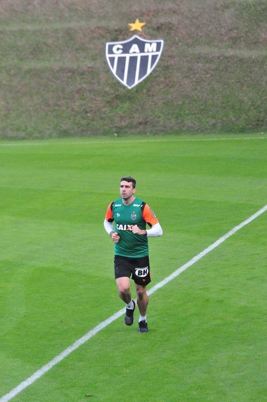 Equipe se prepara para partida contra o Internacional em dia que Pratto faz atividades fsicas