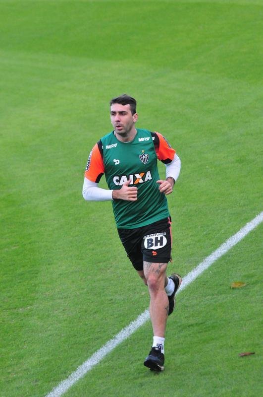 Equipe se prepara para partida contra o Internacional em dia que Pratto faz atividades fsicas