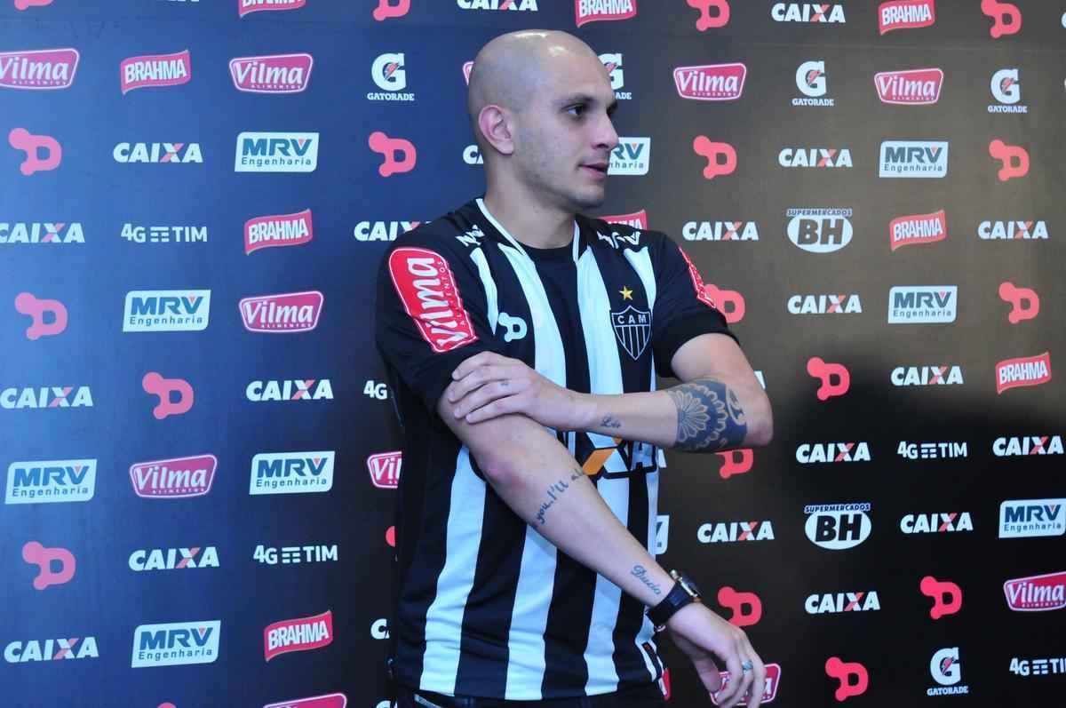 Lateral-esquerdo assinou contrato com o Atltico at o fim de 2018 e foi apresentado oficialmente