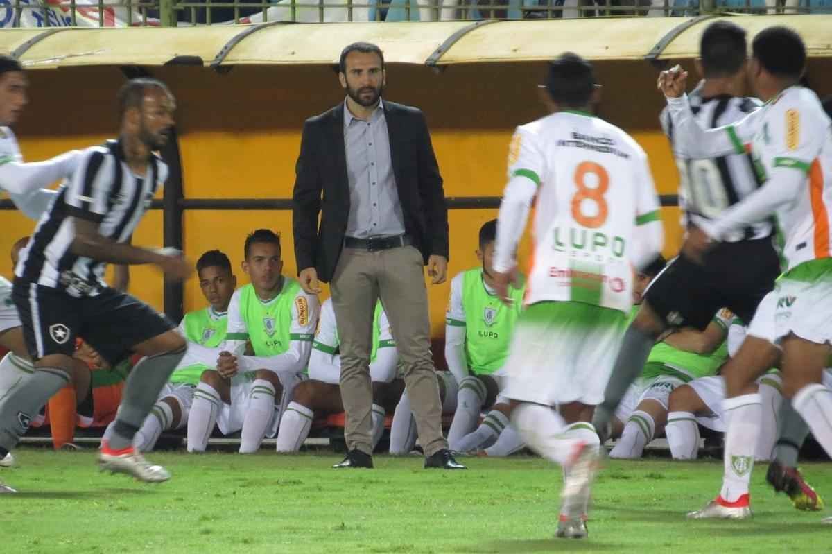 Alvinegro Carioca venceu por 3 a 1 e deixou o Alviverde na ltima colocao do Brasileiro