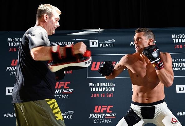 Treino aberto do UFC em Ottawa, no Canad - Stephen Thompson trabalha trocao