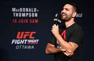 Pesagem oficial do UFC Fight Night 89, em Ottawa - Chris Weidman no Questions & Answers