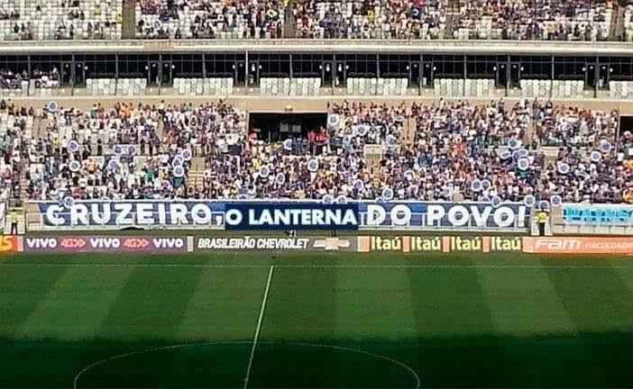Memes viralizam na internet depois da derrota do Cruzeiro, que virou lanterna do Brasileiro