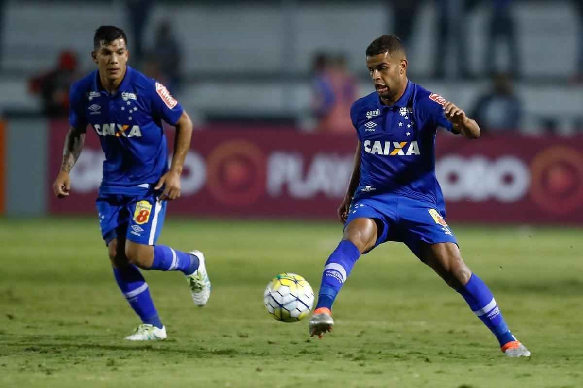 Com gols de Arrascaeta (2), Henrique e Alisson, Cruzeiro goleou a Ponte Preta e deixou o Z4 da Srie A
