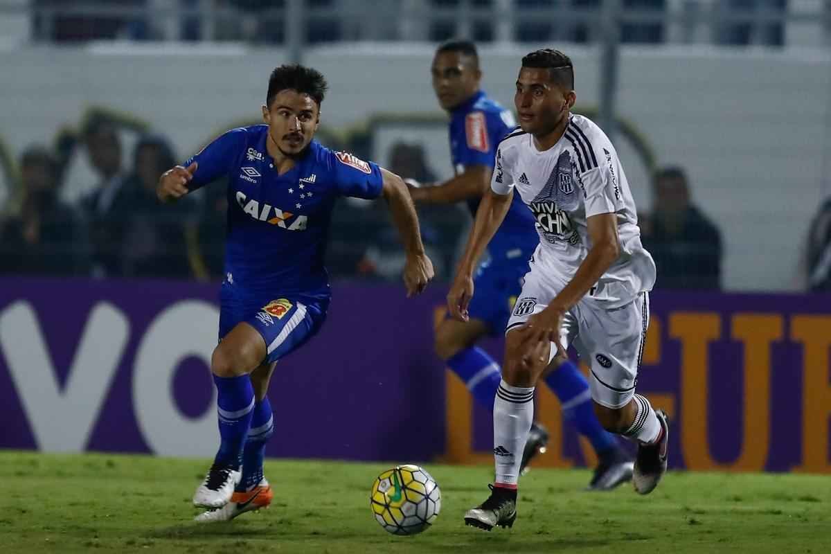 Com gols de Arrascaeta (2), Henrique e Alisson, Cruzeiro goleou a Ponte Preta e deixou o Z4 da Srie A