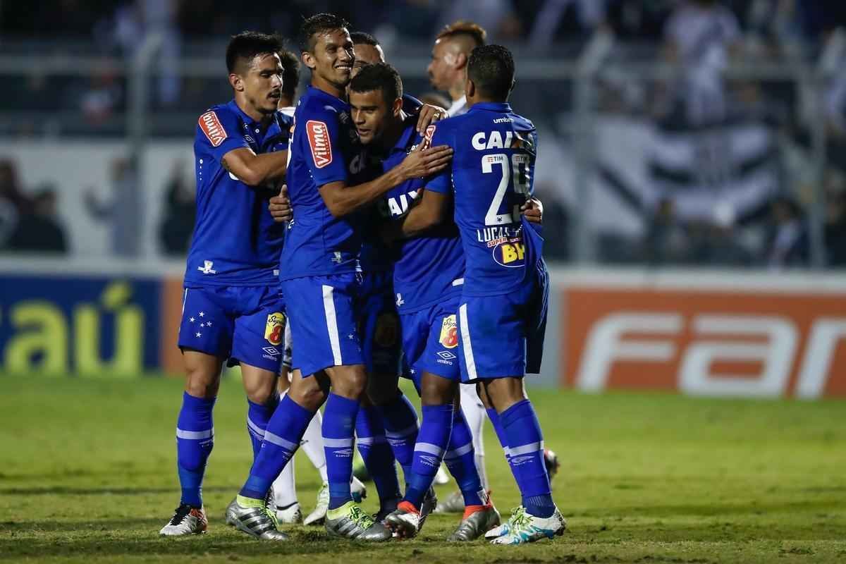Com gols de Arrascaeta (2), Henrique e Alisson, Cruzeiro goleou a Ponte Preta e deixou o Z4 da Srie A