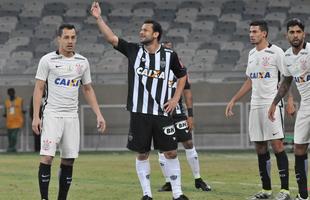 Lances do jogo entre Atltico e Corinthians, no Mineiro, em partida vlida pela 10 rodada do Brasileiro 