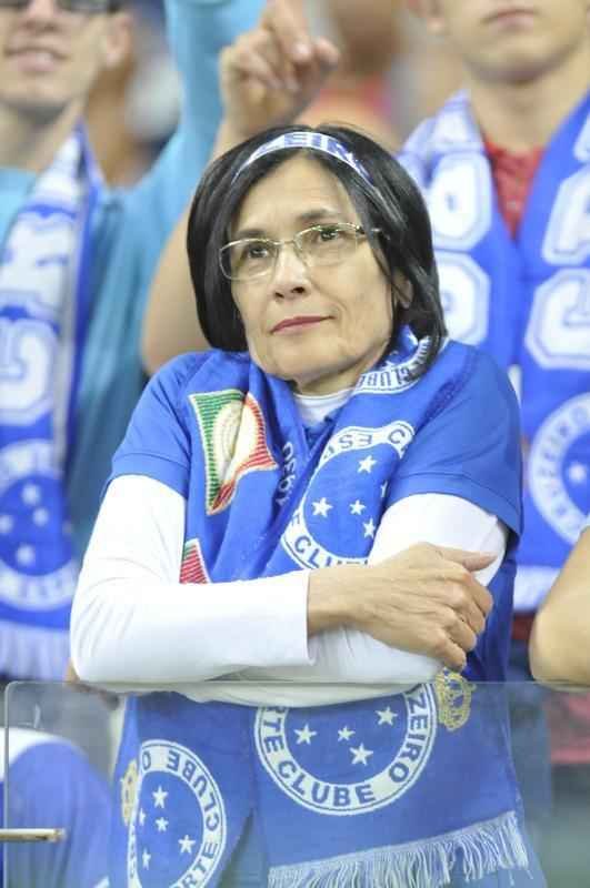 Torcedor do Cruzeiro marcou presena e fez barulho em jogo contra o Palmeiras, no Mineiro