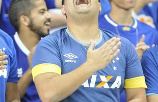 Torcedor do Cruzeiro marcou presena e fez barulho em jogo contra o Palmeiras, no Mineiro