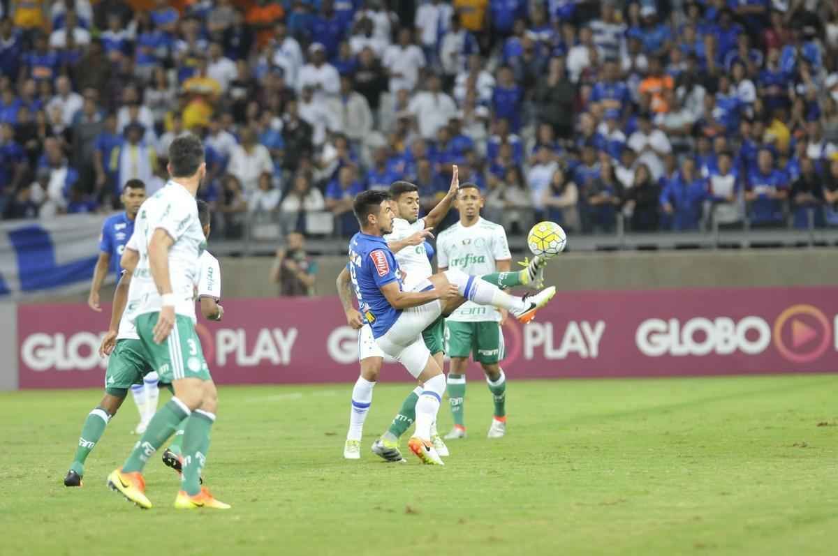 Fotos de Cruzeiro e Palmeiras no Mineiro
