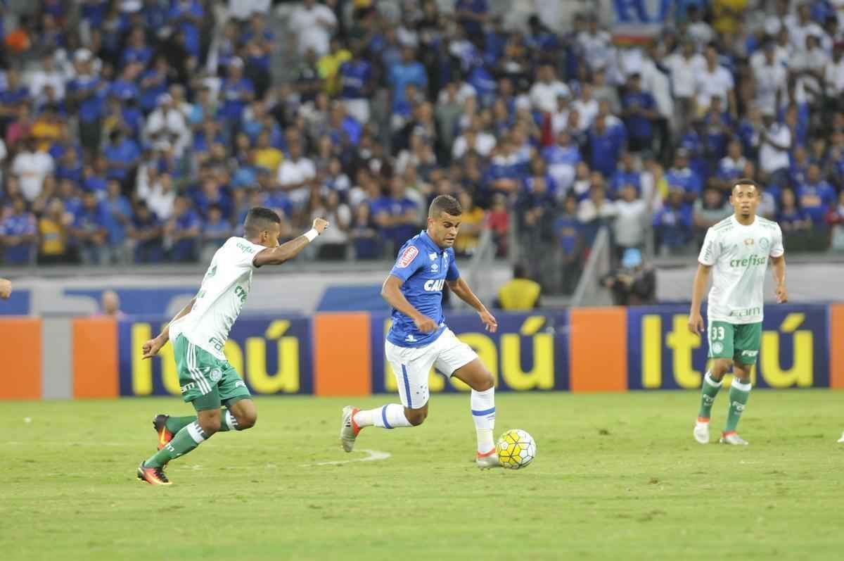 Fotos de Cruzeiro e Palmeiras no Mineiro