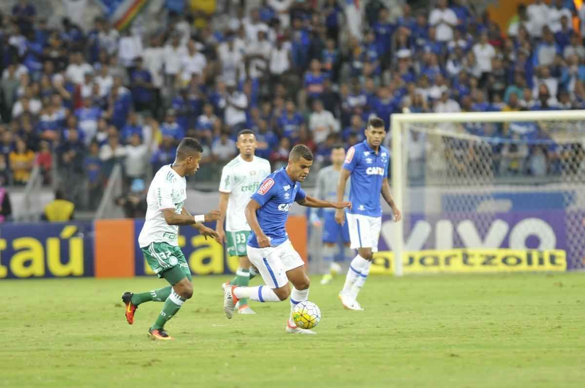 Fotos de Cruzeiro e Palmeiras no Mineiro